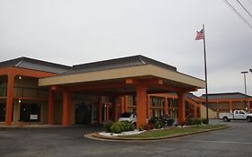 Econo Lodge Inn & Suites Jackson Tn